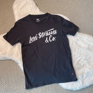 LEVI’S tee